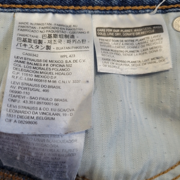 Levi's denim shorts - Picture 4 of 6